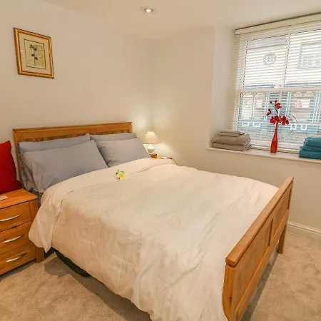 Flat 2 Galloway House *